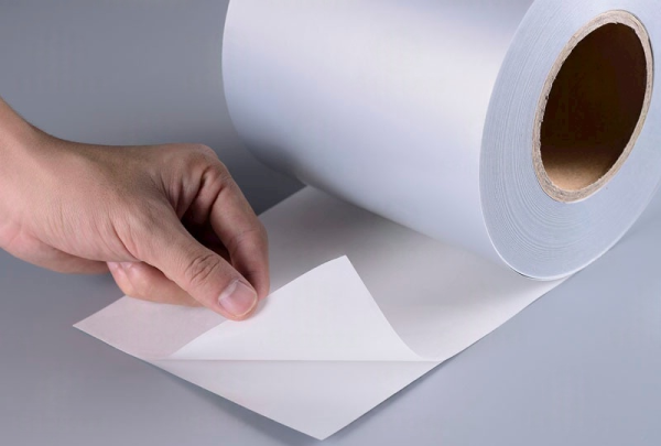 Alcohol-Resistant PET Label on Medical Equipment | Sterilization-Safe Adhesive
